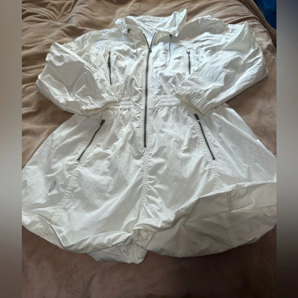 Free people movement white one piece romper. Size m. Excellent condition. - Picture 2 of 7